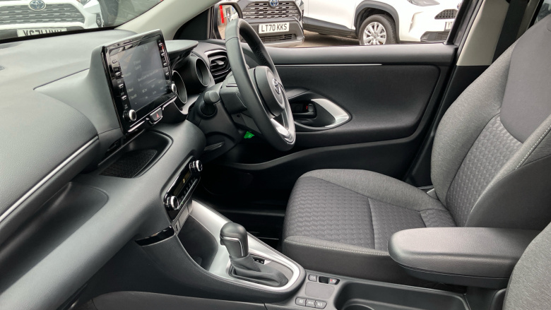 Toyota Yaris 1.5 Hybrid Design 5dr CVT Hybrid Hatchback